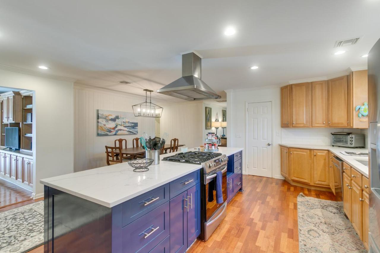 St. Simons Island Spacious St Simons Island Vacation Rental With Pool! מראה חיצוני תמונה
