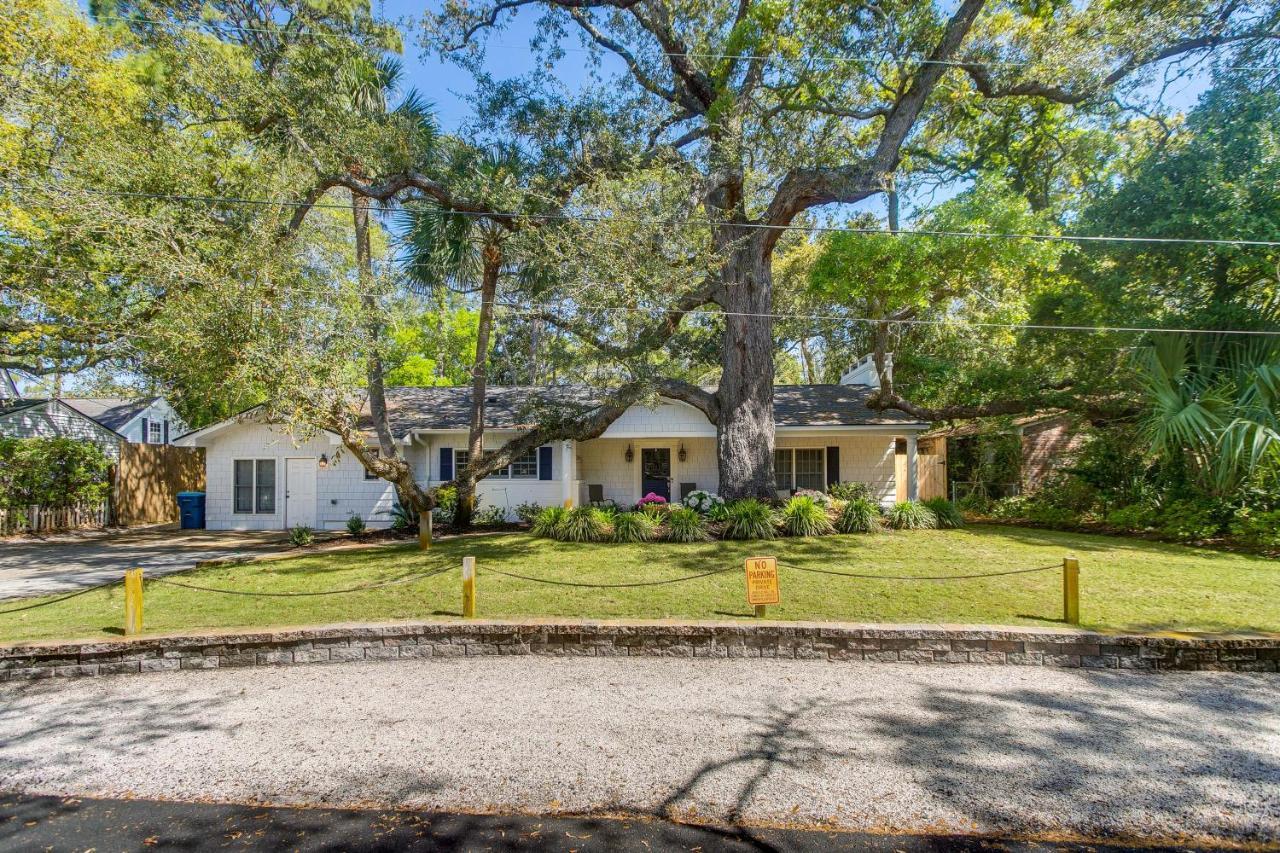 St. Simons Island Spacious St Simons Island Vacation Rental With Pool! מראה חיצוני תמונה
